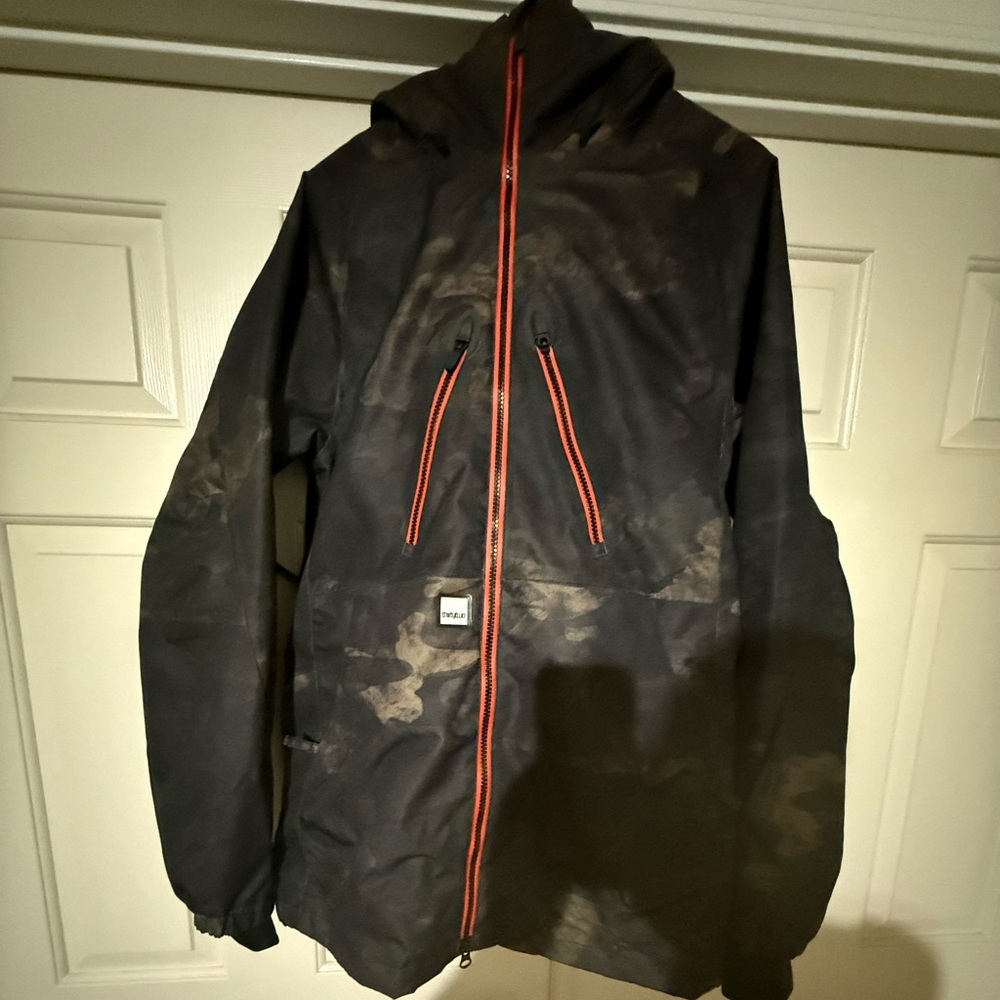 32 Brand snowboarding jacket size Small fits like a medium new!!